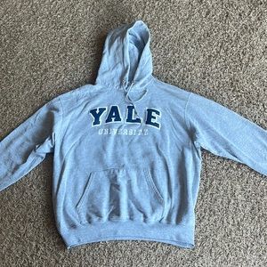 Men’s Champion Yale University hoodie size large